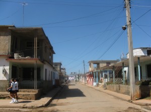 A la derecha donde estuviera la casa que habitara Paulino Jiménez y su familia. Al final el color rosado indica la terminación de San Ignacio en Esperón. Foto Feb. 2009